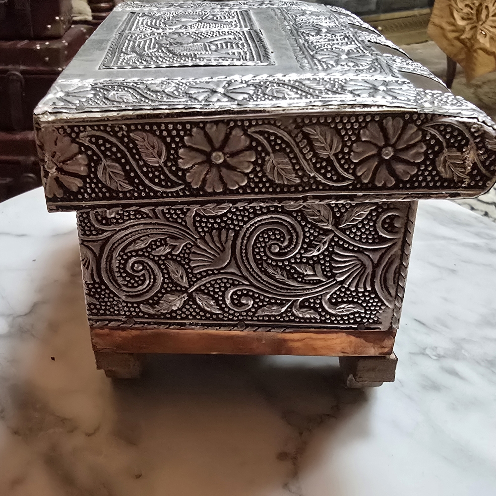 Vintage Elephant Jewelry Organizer Box - Picture 6 of 9